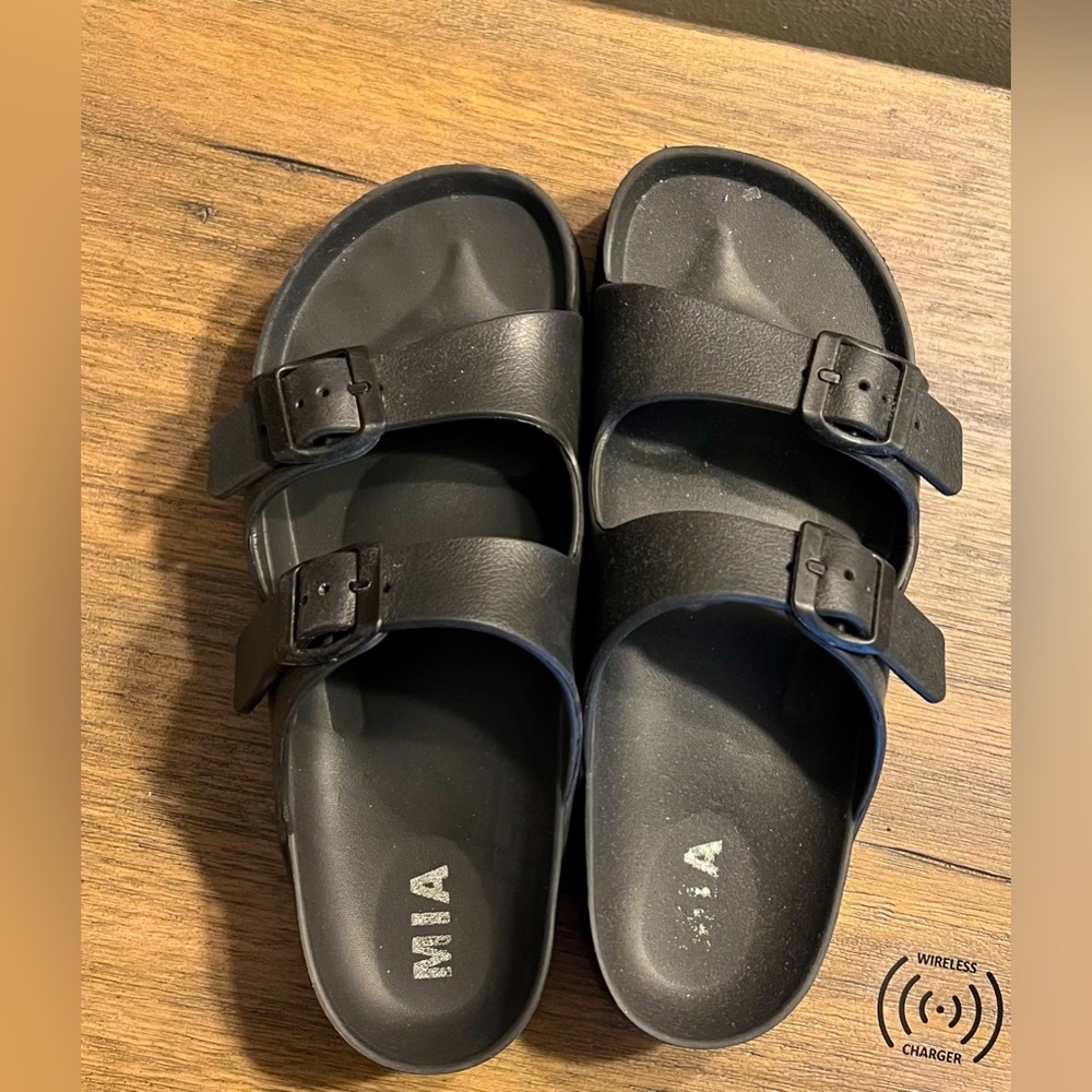 Mia Flatform Sandal - Black